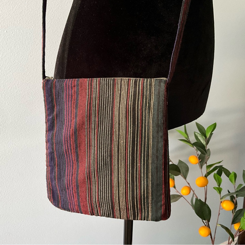 EUC Festival Crossbody Zip Bag Purse